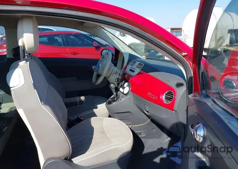 2013 Fiat 500 Lounge z USA, uszkodzony, nr VIN 3C3CFFCR0DT574247